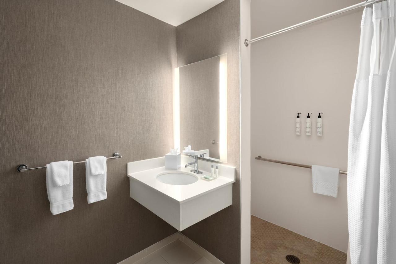 Hotel Springhill Pasadena 3*