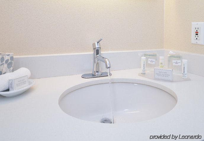 Springhill Pasadena Hotel 3*